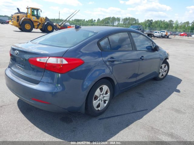 Photo 3 VIN: KNAFK4A67G5570909 - KIA FORTE 