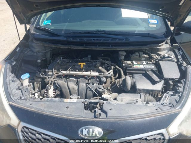 Photo 9 VIN: KNAFK4A67G5607182 - KIA FORTE 