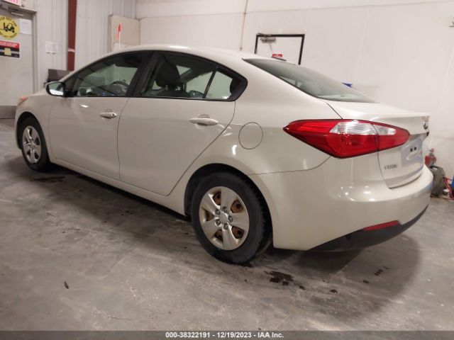 Photo 2 VIN: KNAFK4A68F5265921 - KIA FORTE 