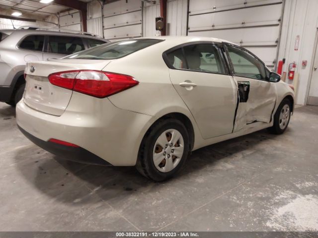 Photo 3 VIN: KNAFK4A68F5265921 - KIA FORTE 