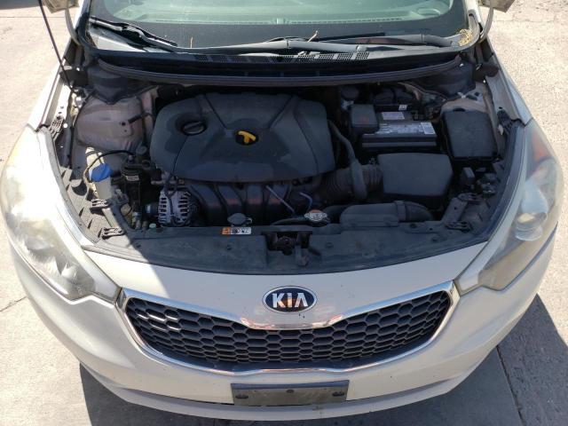 Photo 10 VIN: KNAFK4A68F5338219 - KIA FORTE 