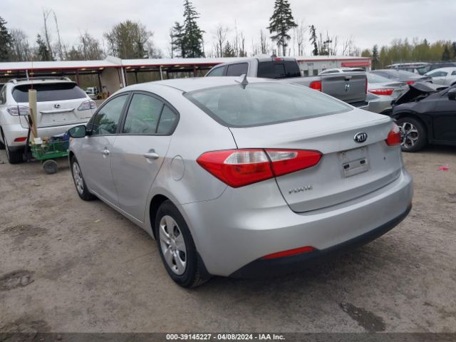 Photo 2 VIN: KNAFK4A68F5373732 - KIA FORTE 