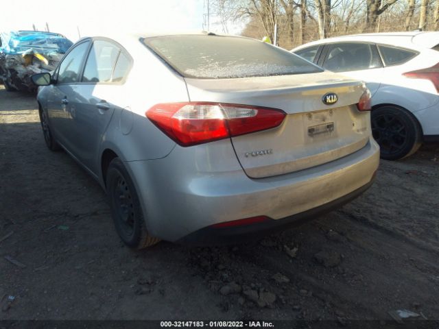 Photo 2 VIN: KNAFK4A68F5399411 - KIA FORTE 