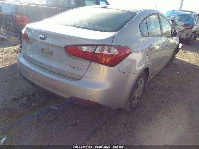 Photo 3 VIN: KNAFK4A68F5399411 - KIA FORTE 