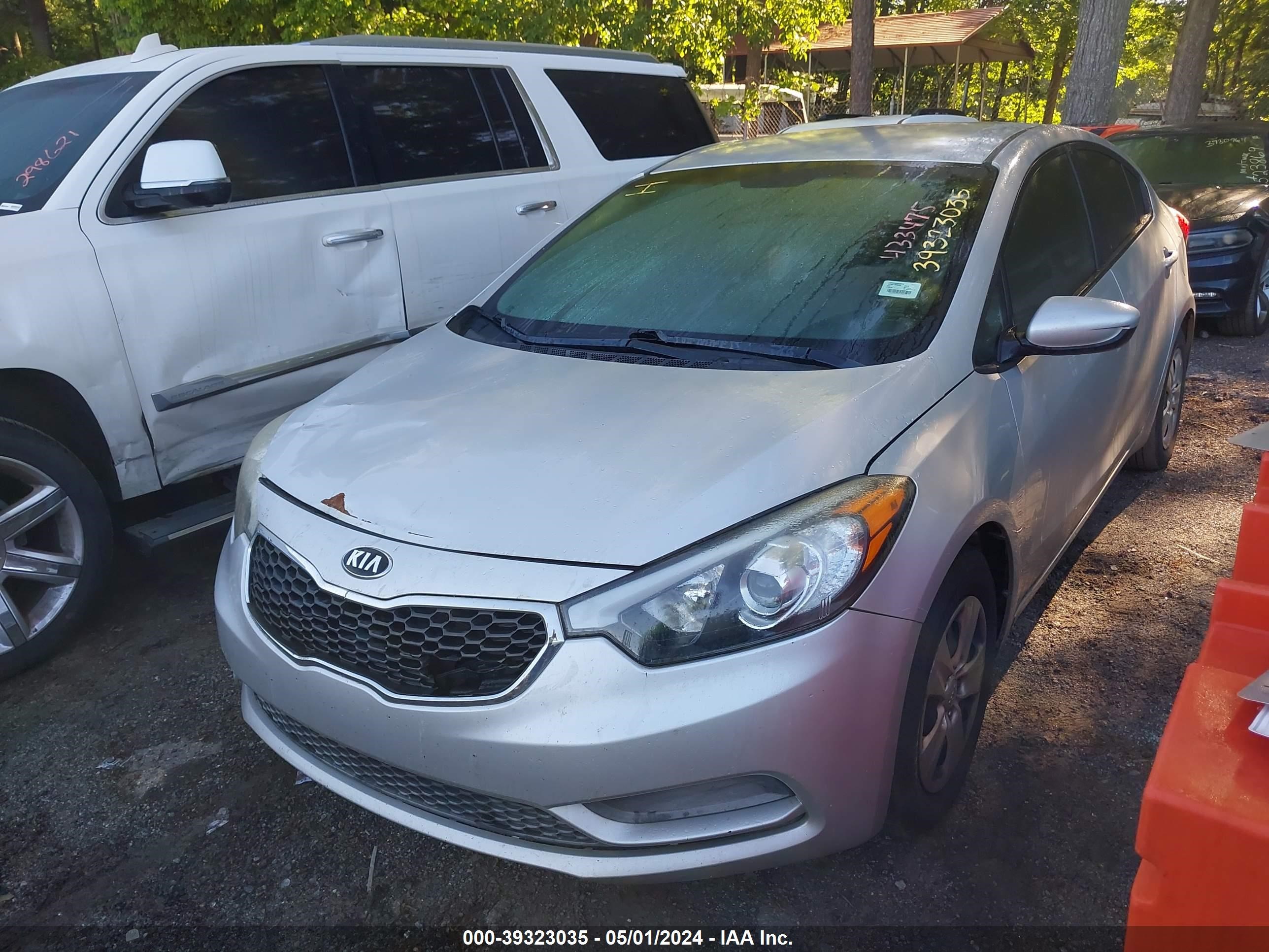 Photo 1 VIN: KNAFK4A68F5433475 - KIA FORTE 