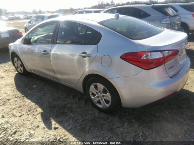 Photo 2 VIN: KNAFK4A68F5433475 - KIA FORTE 