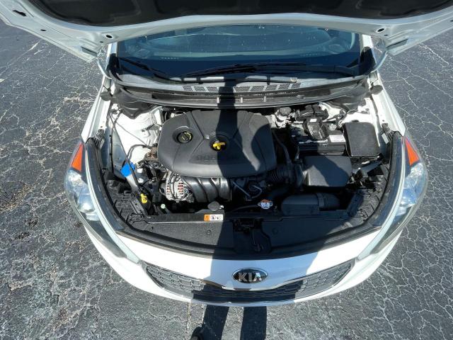 Photo 6 VIN: KNAFK4A68G5459592 - KIA FORTE LX 