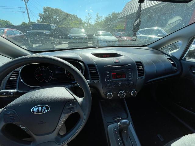 Photo 8 VIN: KNAFK4A68G5459592 - KIA FORTE LX 