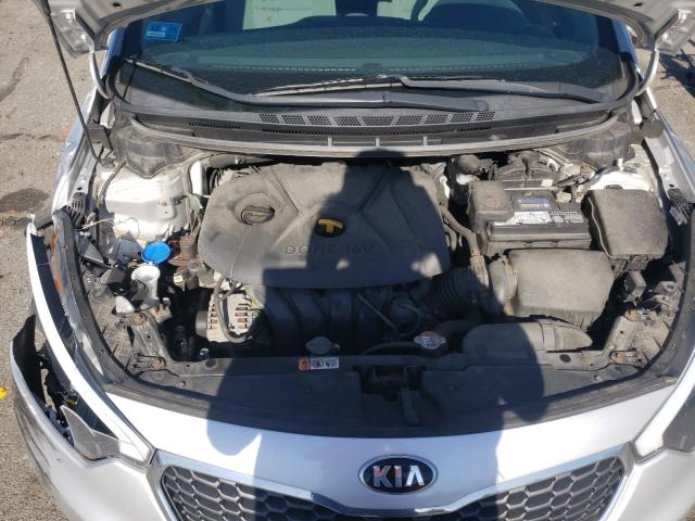 Photo 6 VIN: KNAFK4A68G5486517 - KIA FORTE LX 