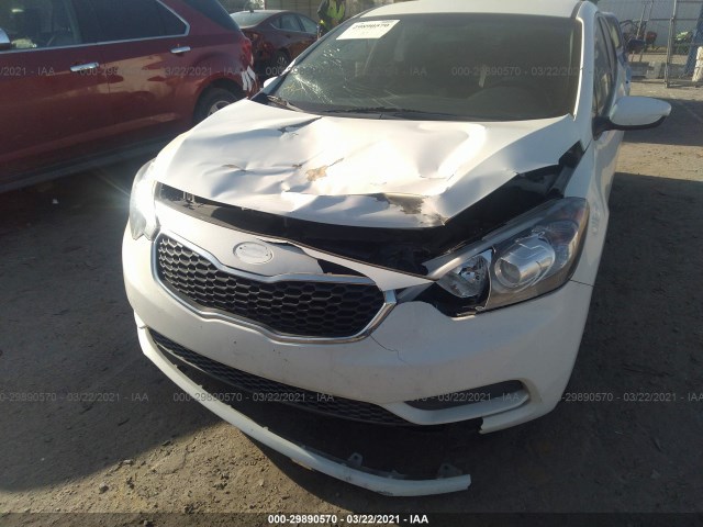 Photo 5 VIN: KNAFK4A68G5487912 - KIA FORTE 