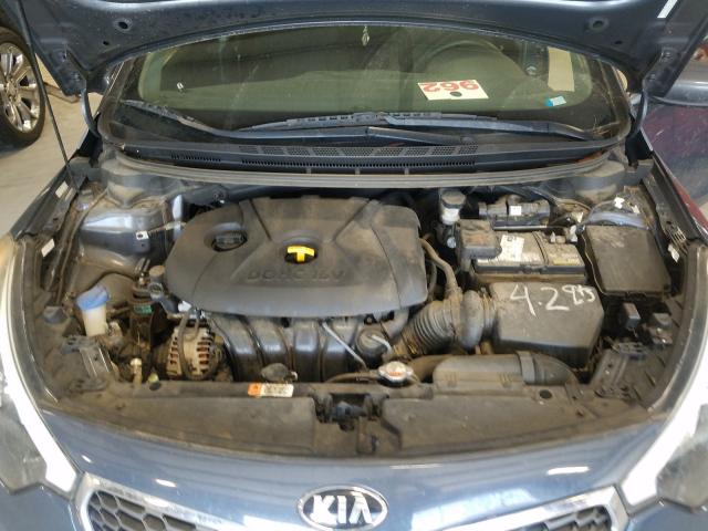 Photo 6 VIN: KNAFK4A68G5501811 - KIA FORTE LX 