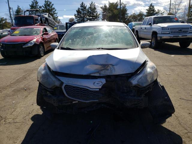 Photo 4 VIN: KNAFK4A68G5549390 - KIA FORTE LX 