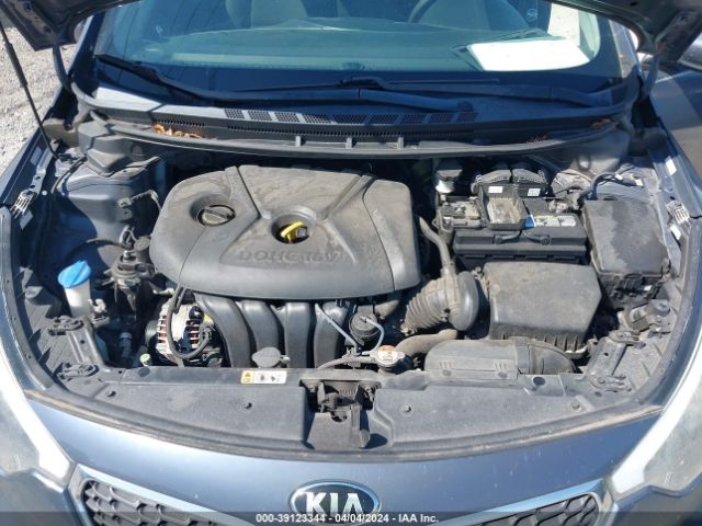 Photo 9 VIN: KNAFK4A68G5560812 - KIA FORTE 