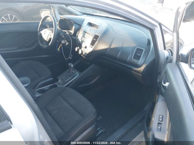 Photo 4 VIN: KNAFK4A68G5565301 - KIA FORTE 