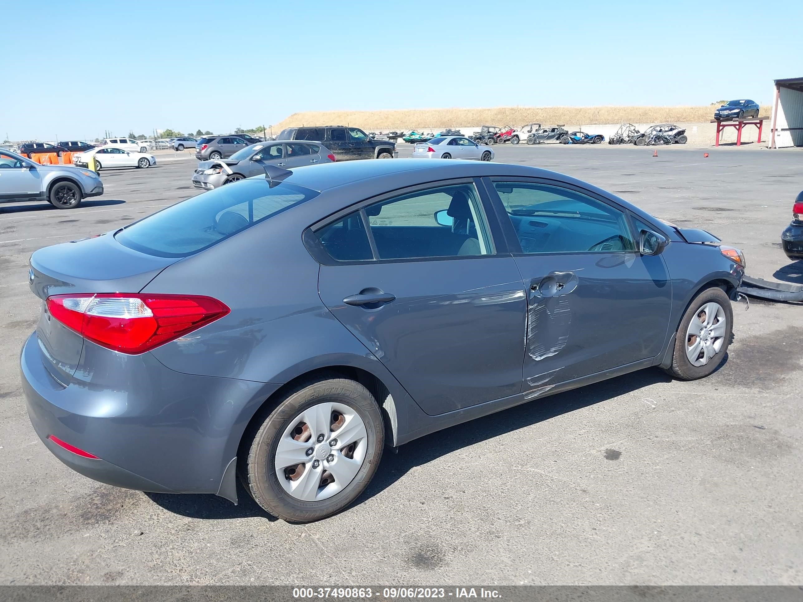 Photo 3 VIN: KNAFK4A68G5567341 - KIA FORTE 