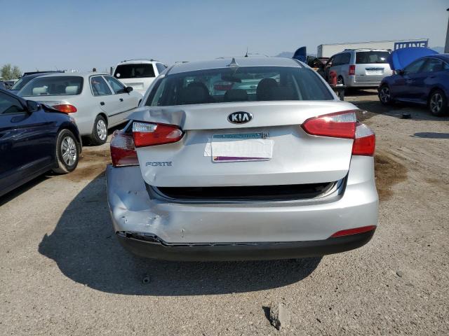 Photo 5 VIN: KNAFK4A68G5591221 - KIA FORTE LX 