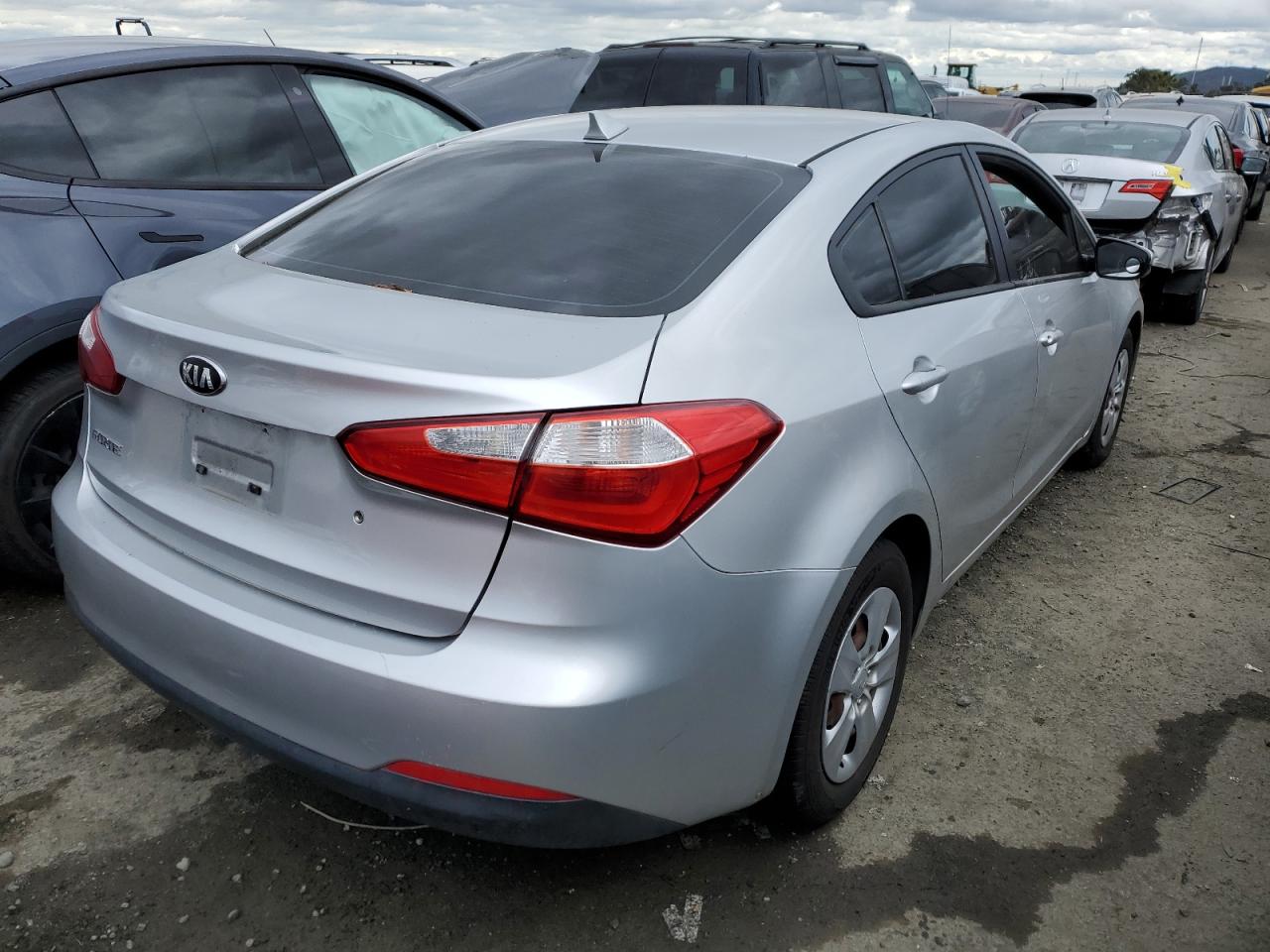 Photo 2 VIN: KNAFK4A69E5075673 - KIA FORTE 