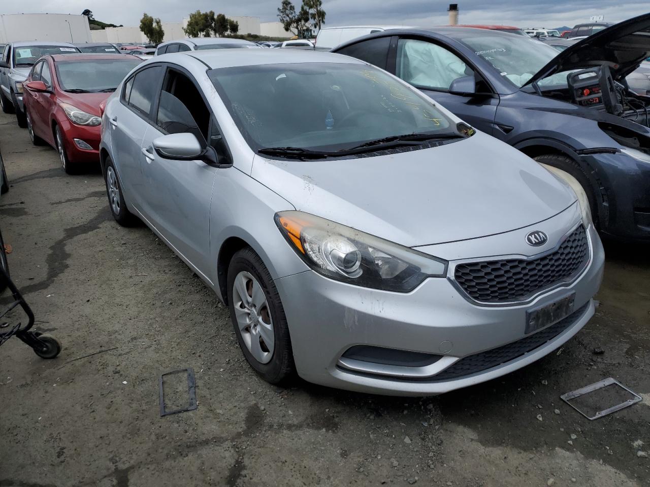 Photo 3 VIN: KNAFK4A69E5075673 - KIA FORTE 