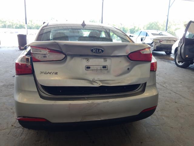 Photo 8 VIN: KNAFK4A69E5148315 - KIA FORTE LX 