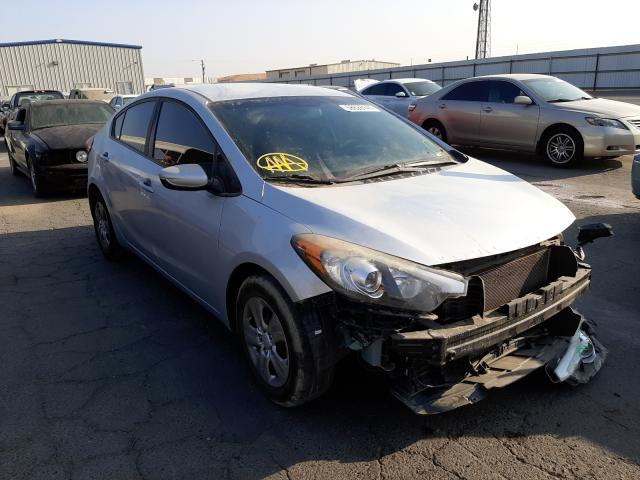 Photo 0 VIN: KNAFK4A69F5263773 - KIA FORTE LX 