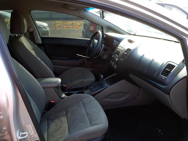 Photo 4 VIN: KNAFK4A69F5263773 - KIA FORTE LX 