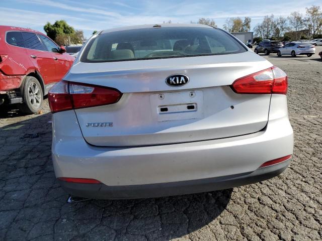 Photo 5 VIN: KNAFK4A69F5271341 - KIA FORTE LX 