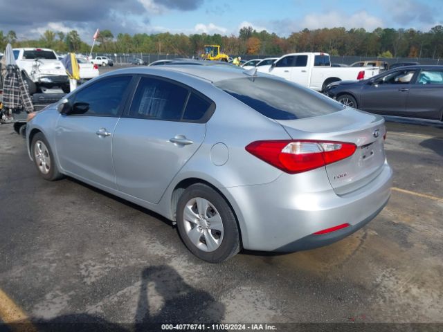 Photo 2 VIN: KNAFK4A69F5297986 - KIA FORTE 