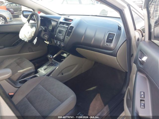 Photo 4 VIN: KNAFK4A69F5297986 - KIA FORTE 