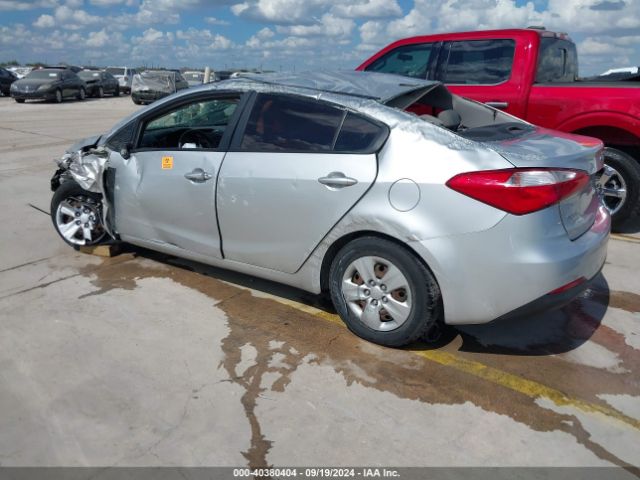 Photo 2 VIN: KNAFK4A69F5299933 - KIA FORTE 