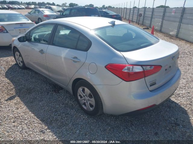 Photo 2 VIN: KNAFK4A69F5338519 - KIA FORTE 