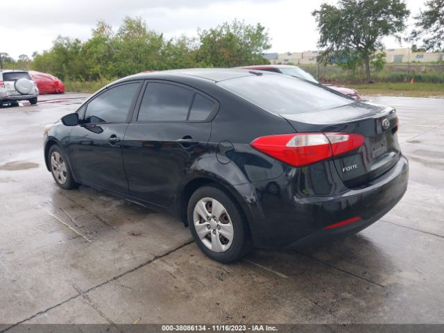 Photo 2 VIN: KNAFK4A69F5352596 - KIA FORTE 