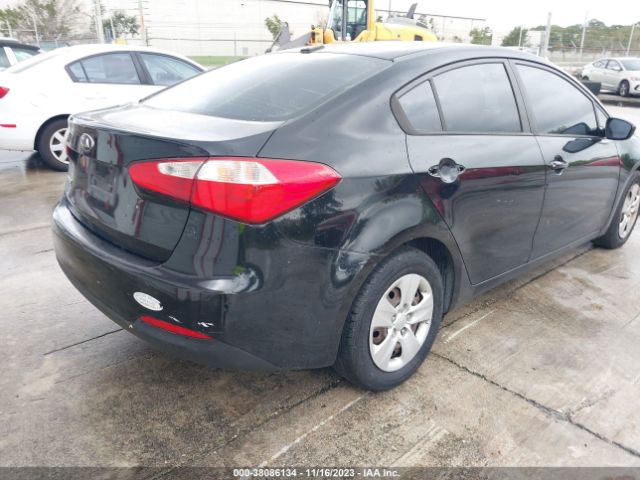 Photo 5 VIN: KNAFK4A69F5352596 - KIA FORTE 