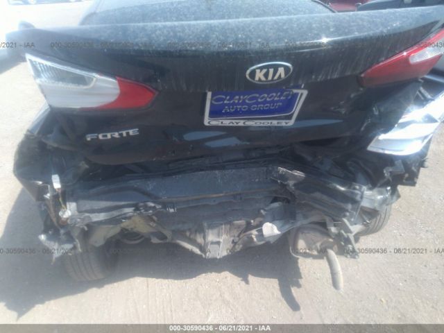 Photo 5 VIN: KNAFK4A69F5371830 - KIA FORTE 