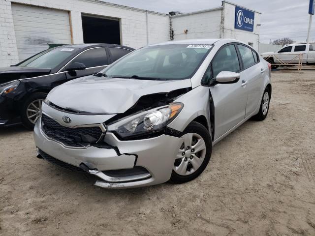 Photo 1 VIN: KNAFK4A69F5372928 - KIA FORTE LX 