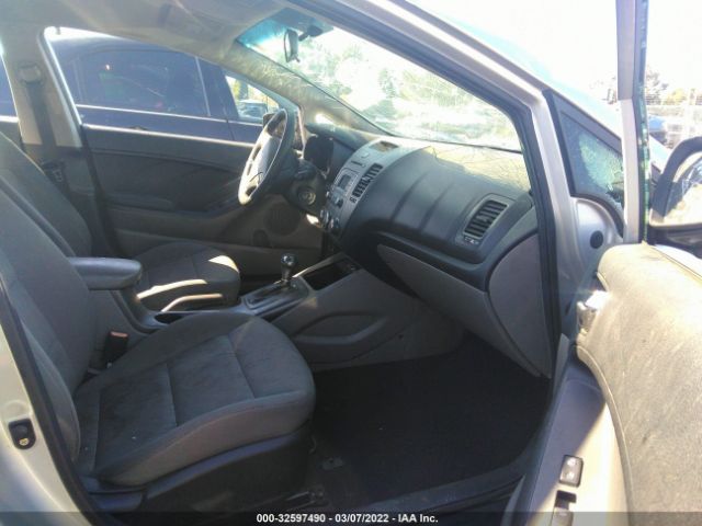 Photo 4 VIN: KNAFK4A69F5394606 - KIA FORTE 