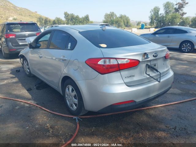 Photo 2 VIN: KNAFK4A69F5420489 - KIA FORTE 