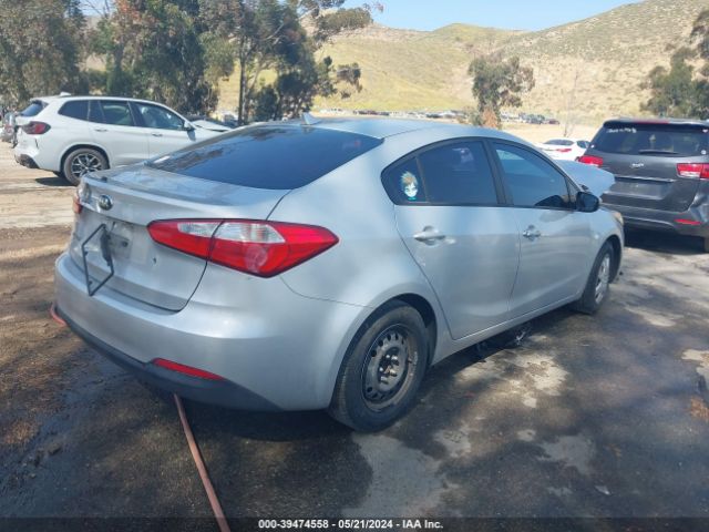 Photo 3 VIN: KNAFK4A69F5420489 - KIA FORTE 