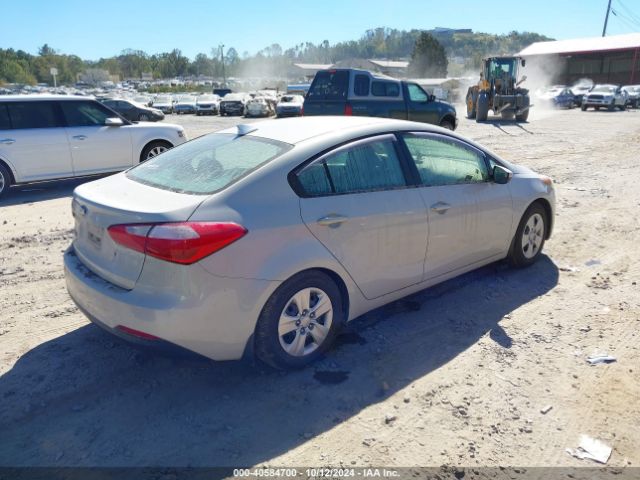 Photo 3 VIN: KNAFK4A69F5420623 - KIA FORTE 