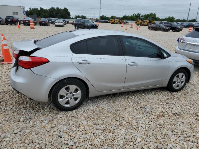 Photo 2 VIN: KNAFK4A69F5429239 - KIA FORTE LX 