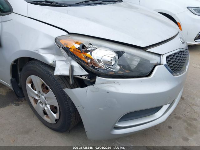 Photo 5 VIN: KNAFK4A69G5539757 - KIA FORTE 