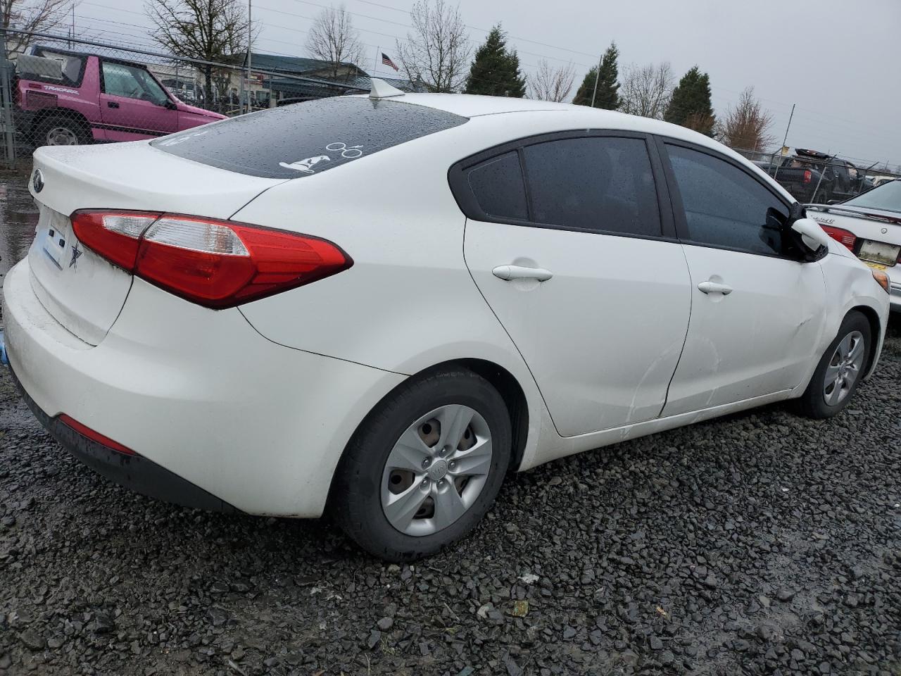 Photo 2 VIN: KNAFK4A69G5544196 - KIA FORTE 