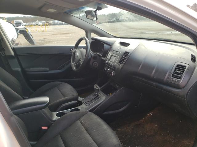 Photo 4 VIN: KNAFK4A69G5602811 - KIA FORTE LX 