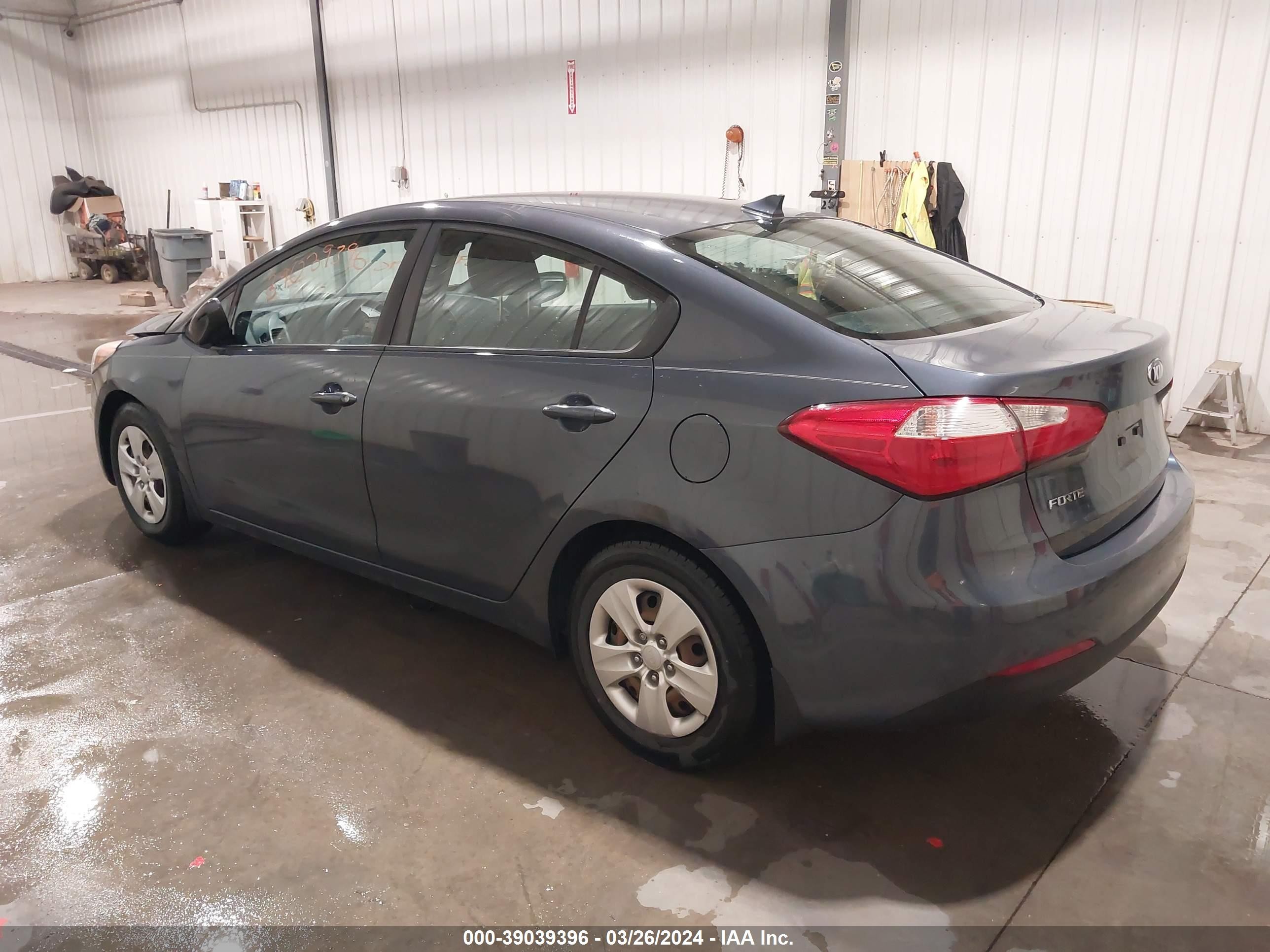 Photo 2 VIN: KNAFK4A69G5612383 - KIA FORTE 