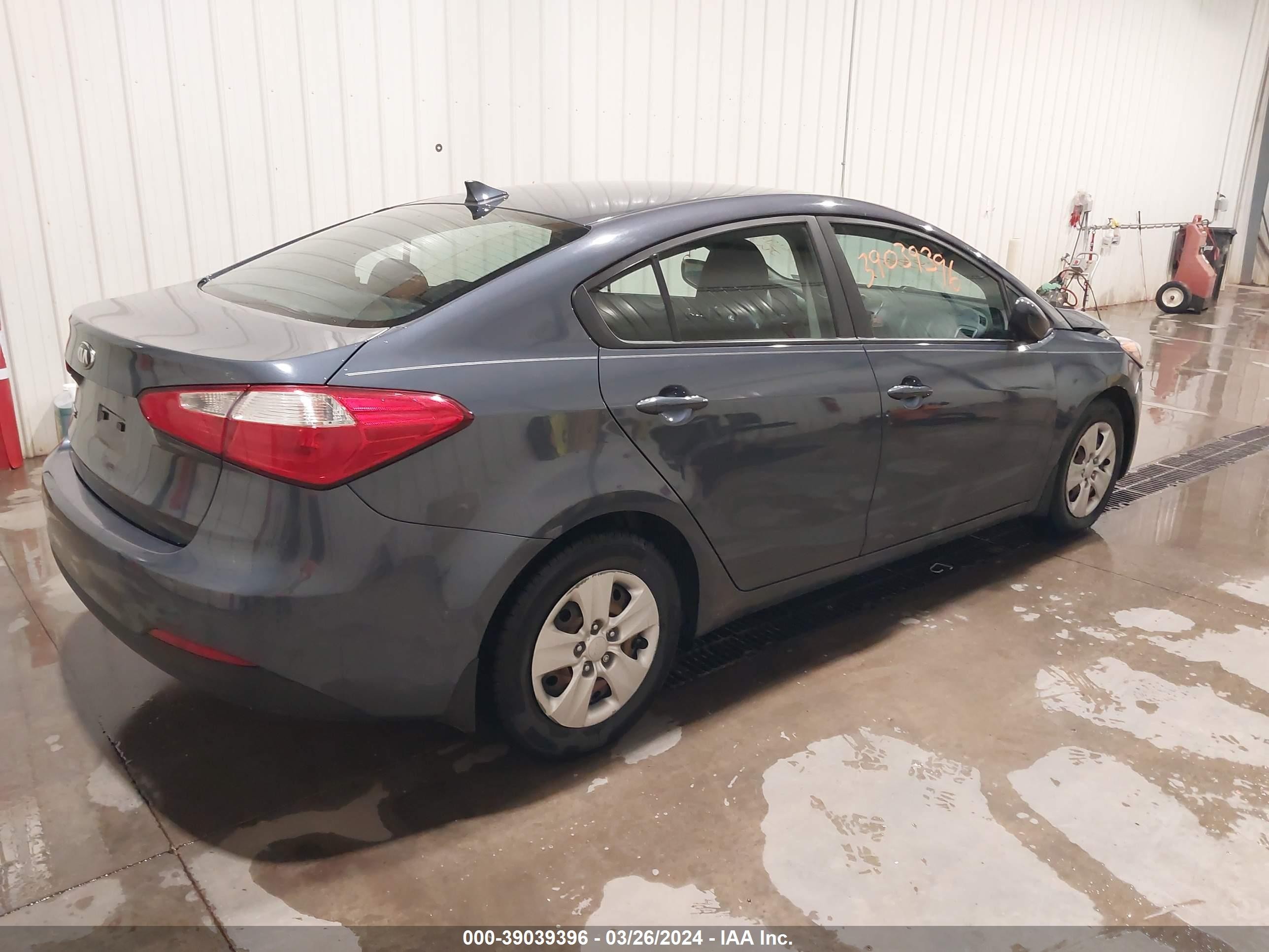 Photo 3 VIN: KNAFK4A69G5612383 - KIA FORTE 