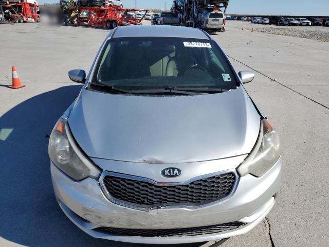 Photo 4 VIN: KNAFK4A6XF5295230 - KIA FORTE 