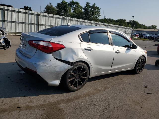 Photo 2 VIN: KNAFK4A6XF5345138 - KIA FORTE 