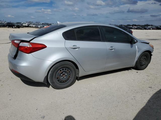 Photo 2 VIN: KNAFK4A6XF5362649 - KIA FORTE 