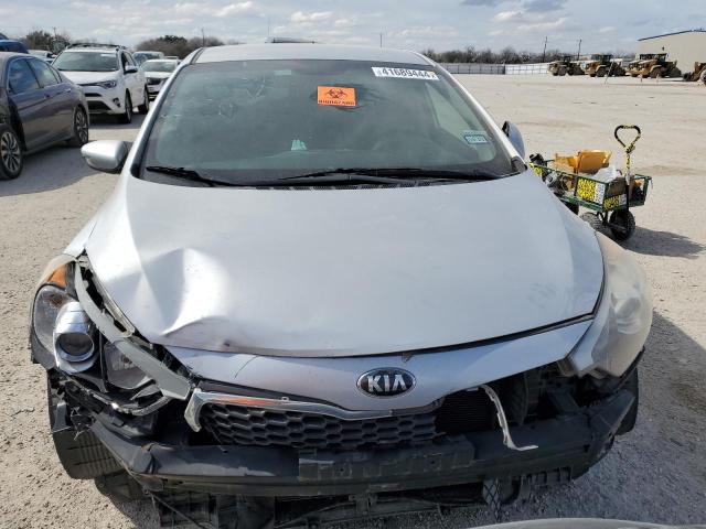 Photo 4 VIN: KNAFK4A6XF5362649 - KIA FORTE 