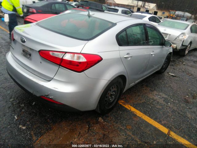 Photo 3 VIN: KNAFK4A6XF5403331 - KIA FORTE 