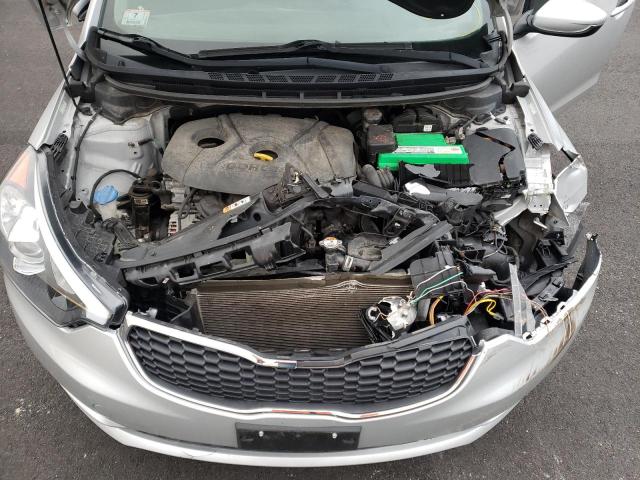 Photo 6 VIN: KNAFK4A6XF5413616 - KIA FORTE LX 